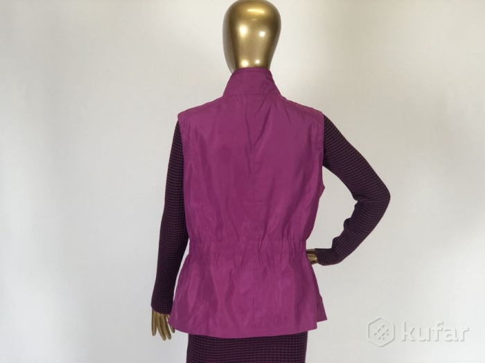 Двусторонние жилетки . В 48 и 50 размере .