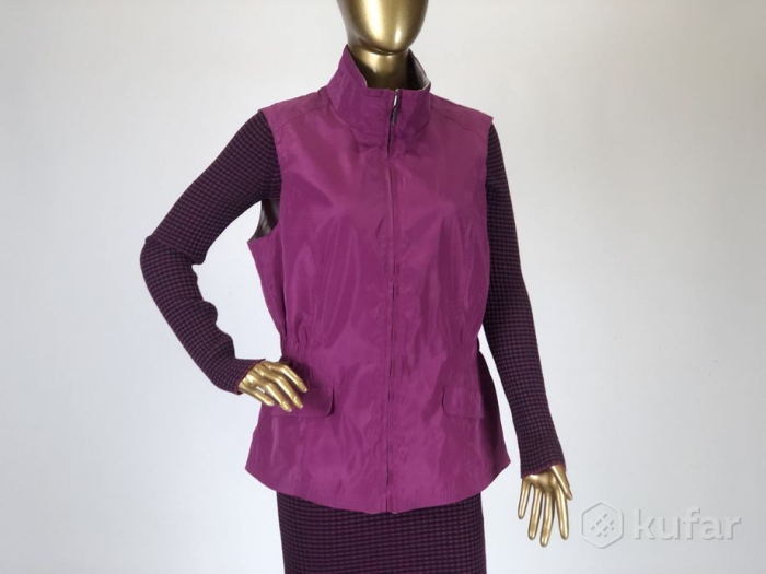 Двусторонние жилетки . В 48 и 50 размере .