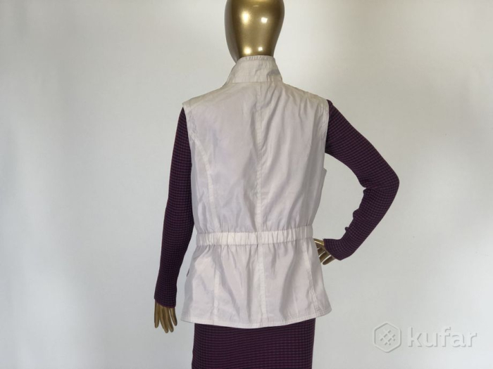 Двусторонние жилетки . В 48 и 50 размере .